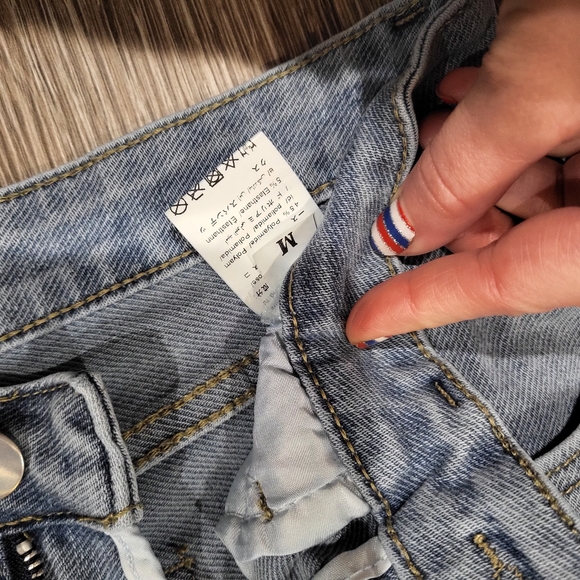 NWOT Rhinestone fringe denim shorts - Picture 7 of 14